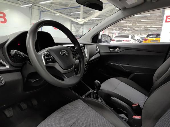 Hyundai Solaris II с пробегом 2017 года, цена 1 169 999 рублей, 154520 км, седан, Автокод Объявления