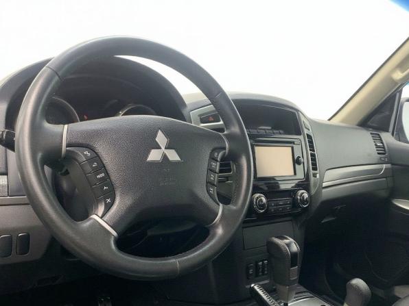 Mitsubishi Pajero IV Рестайлинг 2 с пробегом 2015 года, цена 2 319 000 рублей, 197859 км, внедорожник, Автокод Объявления