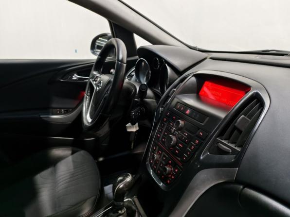 Opel Astra J Рестайлинг с пробегом 2012 года, цена 795 000 рублей, 191196 км, седан, Автокод Объявления