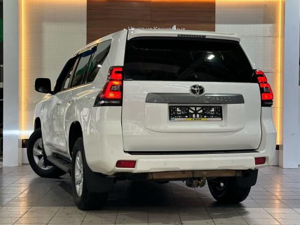 Toyota Land Cruiser Prado 150 Series Рестайлинг 2 с пробегом 2018 года, цена 3 349 000 рублей, 271458 км, внедорожник, Автокод Объявления