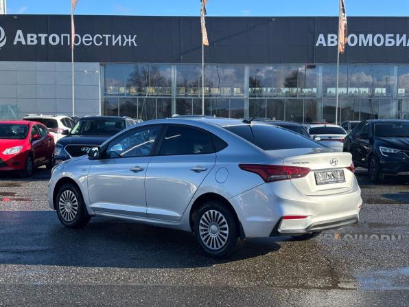 Hyundai Solaris II с пробегом 2018 года, цена 859 000 рублей, 170001 км, седан, Автокод Объявления
