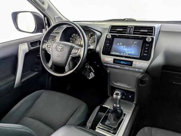 Toyota Land Cruiser Prado 150 Series Рестайлинг 2 с пробегом 2018 года, цена 4 655 000 рублей, 97640 км, внедорожник, Автокод Объявления