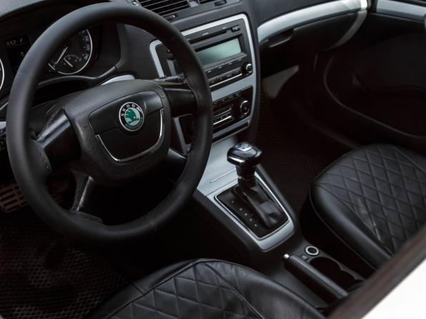 Skoda Octavia II (A5) Рестайлинг с пробегом 2011 года, цена 750 000 рублей, 268051 км, лифтбек, Автокод Объявления