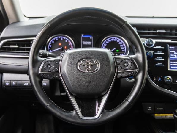 Toyota Camry VIII (XV70) с пробегом 2018 года, цена 2 528 000 рублей, 136149 км, седан, Автокод Объявления
