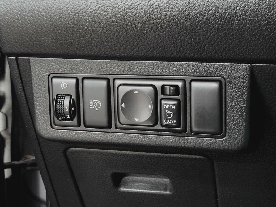 Nissan Tiida I Москва  - изображение 8