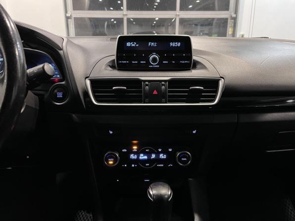Mazda 3 III (BM) с пробегом 2013 года, цена 1 232 000 рублей, 177700 км, хэтчбек, Автокод Объявления