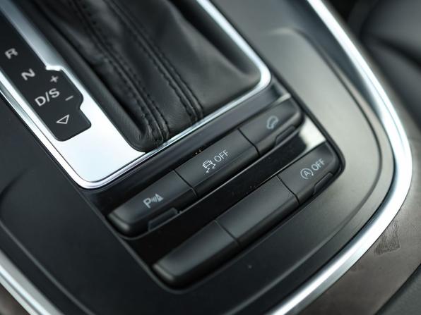 Audi Q5 I (8R) Рестайлинг с пробегом 2014 года, цена 2 099 000 рублей, 137156 км, внедорожник, Автокод Объявления