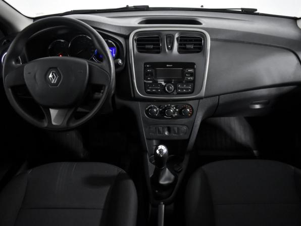 Renault Logan II с пробегом 2018 года, цена 832 000 рублей, 92222 км, седан, Автокод Объявления