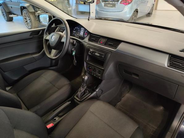 Skoda Rapid I с пробегом 2015 года, цена 945 000 рублей, 180831 км, лифтбек, Автокод Объявления