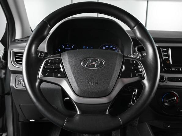 Hyundai Solaris II с пробегом 2017 года, цена 1 279 000 рублей, 159216 км, седан, Автокод Объявления
