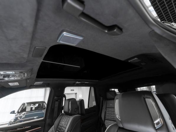Cadillac Escalade V с пробегом 2023 года, цена 12 400 000 рублей, 17973 км, внедорожник, Автокод Объявления