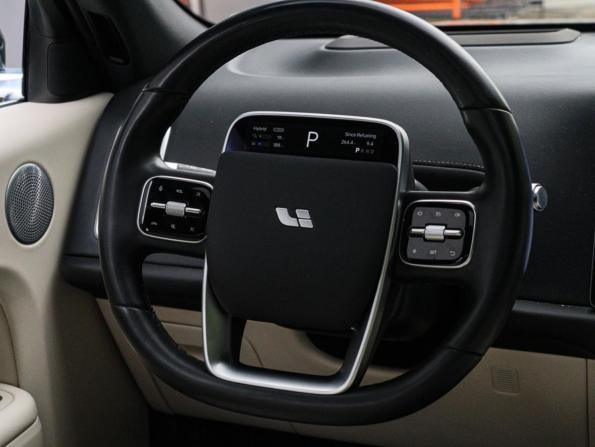 Li Auto (Lixiang) L7 I Рестайлинг с пробегом 2024 года, цена 6 900 000 рублей, 47566 км, внедорожник, Автокод Объявления