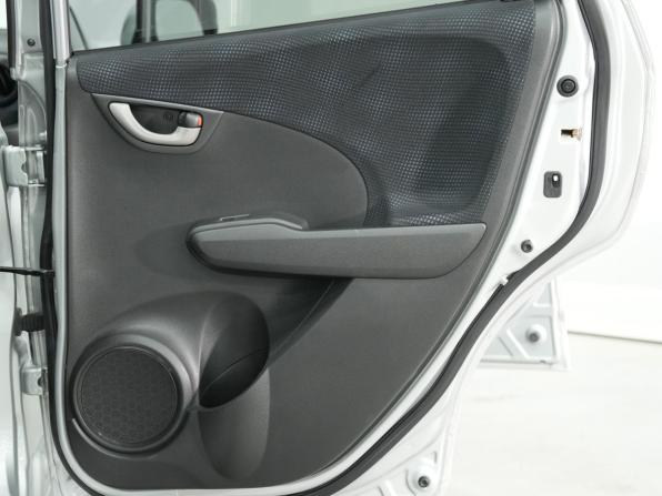 Honda Fit II с пробегом 2013 года, цена 1 040 000 рублей, 57000 км, хэтчбек, Автокод Объявления