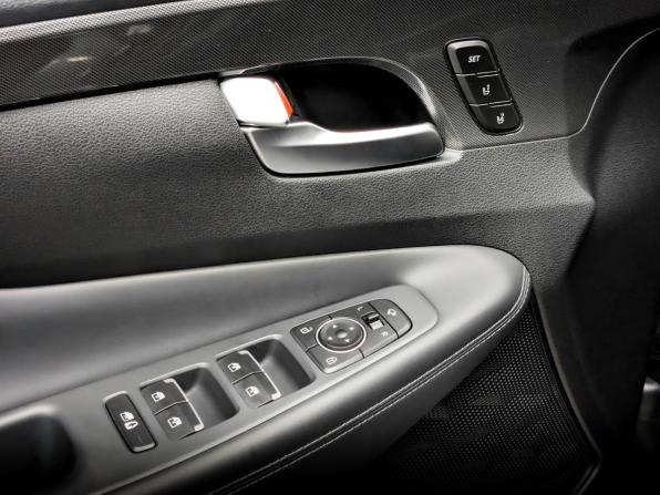 Hyundai Santa Fe IV Рестайлинг с пробегом 2022 года, цена 4 470 000 рублей, 26188 км, внедорожник, Автокод Объявления