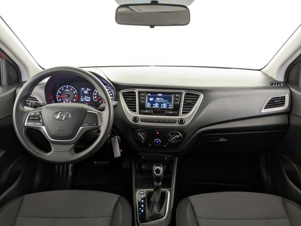 Hyundai Solaris II Рестайлинг с пробегом 2021 года, цена 1 650 000 рублей, 64845 км, седан, Автокод Объявления