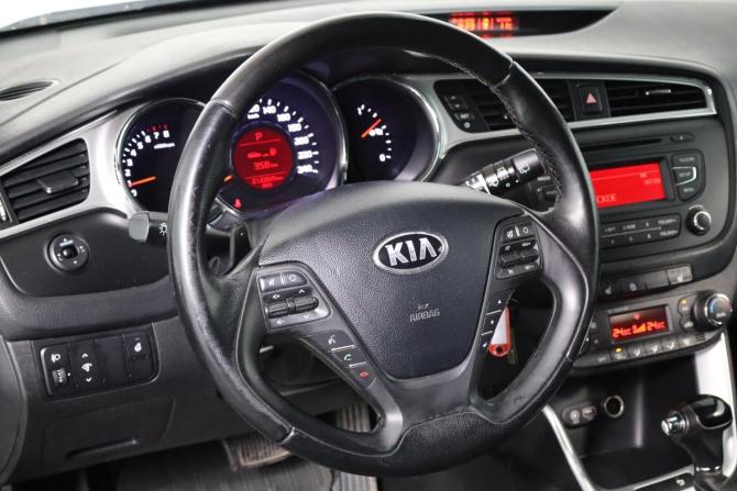 Kia Ceed II Рестайлинг с пробегом 2016 года, цена 999 000 рублей, 211000 км, хэтчбек, Автокод Объявления