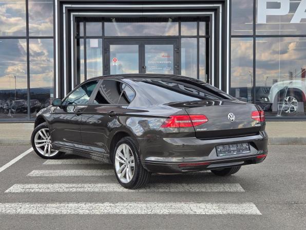 Volkswagen Passat B8 с пробегом 2016 года, цена 1 832 000 рублей, 148000 км, седан, Автокод Объявления