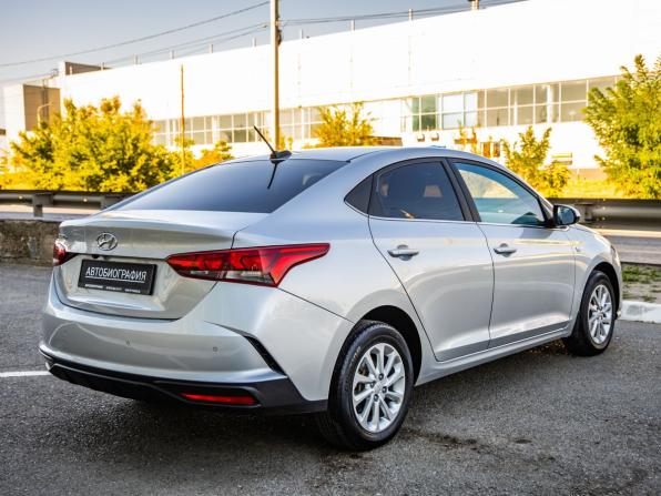 Hyundai Solaris II Рестайлинг с пробегом 2021 года, цена 1 538 000 рублей, 141681 км, седан, Автокод Объявления