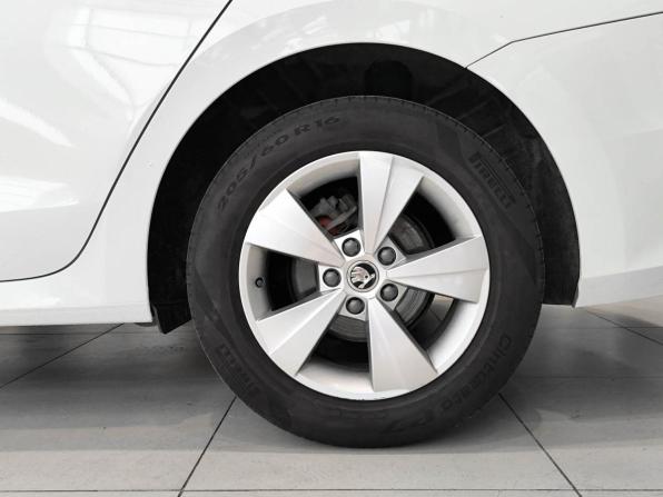 Skoda Octavia IV (A8) с пробегом 2021 года, цена 1 750 000 рублей, 176014 км, лифтбек, Автокод Объявления