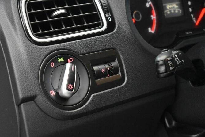Volkswagen Polo V Рестайлинг с пробегом 2020 года, цена 1 430 000 рублей, 124479 км, седан, Автокод Объявления
