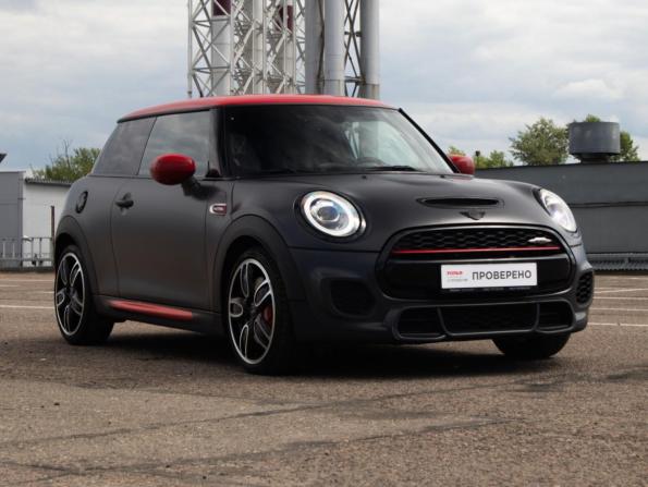 Mini Hatch III (F55/F56) Рестайлинг с пробегом 2020 года, цена 2 950 000 рублей, 66950 км, хэтчбек, Автокод Объявления