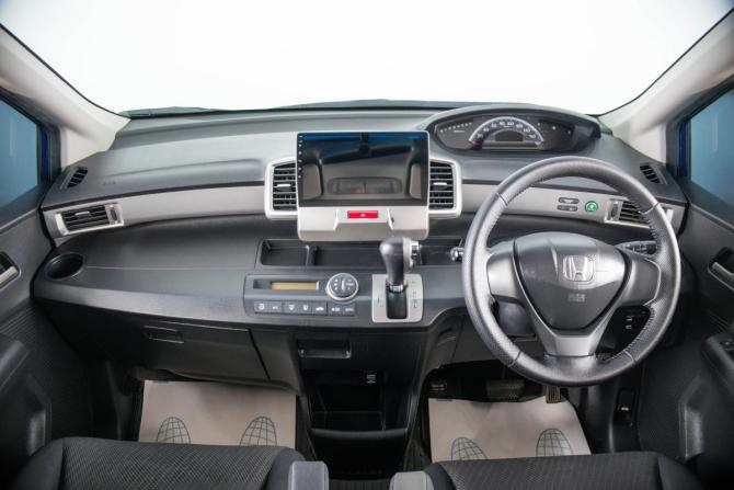 Honda Freed I с пробегом 2012 года, цена 1 399 000 рублей, 115000 км, компактвэн, Автокод Объявления