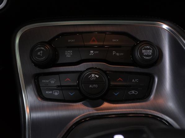 Dodge Challenger III Рестайлинг 2 с пробегом 2015 года, цена 4 500 000 рублей, 106789 км, купе, Автокод Объявления