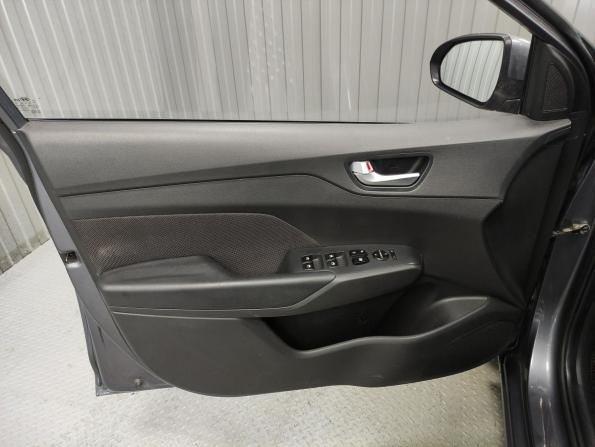Hyundai Solaris II Рестайлинг с пробегом 2021 года, цена 1 367 000 рублей, 55255 км, седан, Автокод Объявления