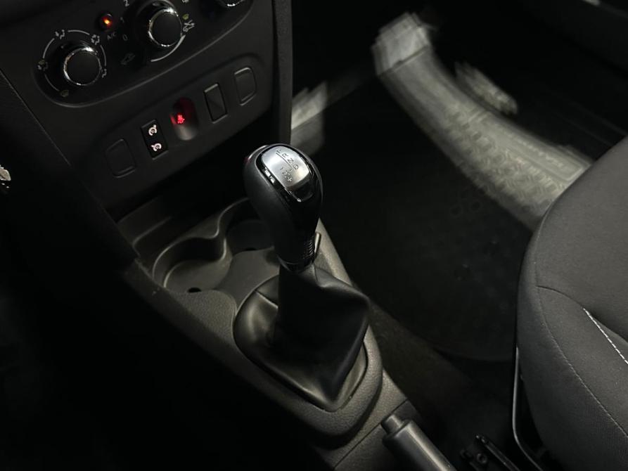 Renault Sandero II Санкт-Петербург  - изображение 17