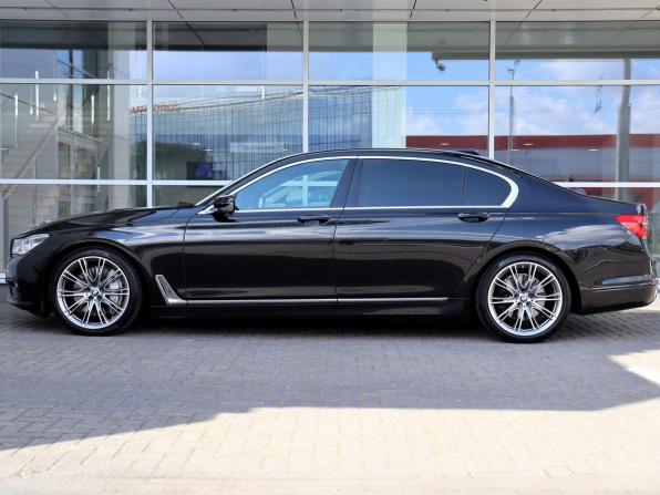 BMW 7 серии VI (G11/G12) с пробегом 2016 года, цена 3 900 000 рублей, 92075 км, седан, Автокод Объявления