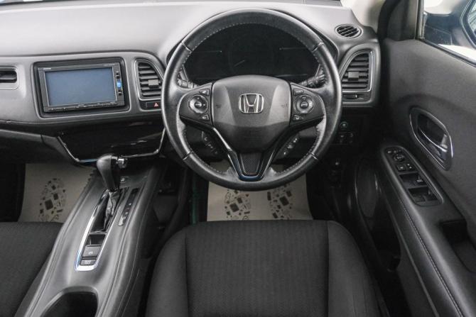 Honda Vezel I с пробегом 2017 года, цена 1 599 000 рублей, 61000 км, внедорожник, Автокод Объявления