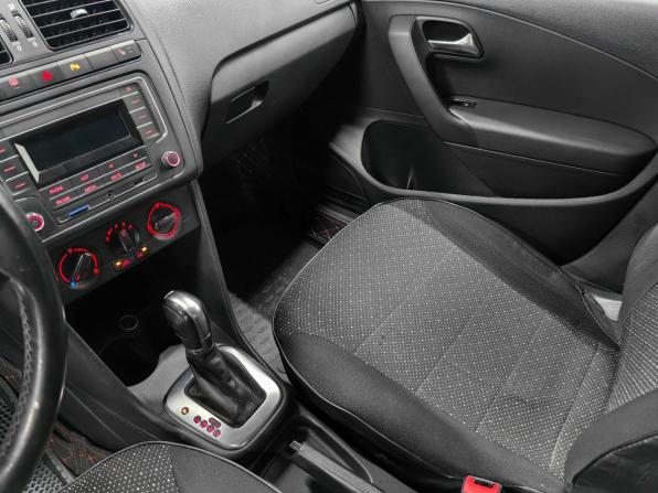 Volkswagen Polo V Рестайлинг с пробегом 2016 года, цена 1 050 000 рублей, 147000 км, седан, Автокод Объявления