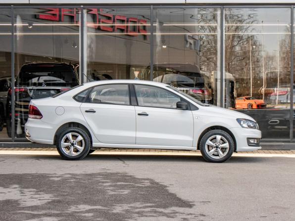 Volkswagen Polo V Рестайлинг с пробегом 2018 года, цена 930 000 рублей, 94193 км, седан, Автокод Объявления
