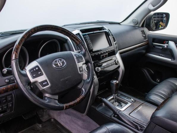 Toyota Land Cruiser 200 Series Рестайлинг 1 с пробегом 2013 года, цена 3 424 000 рублей, 218000 км, внедорожник, Автокод Объявления