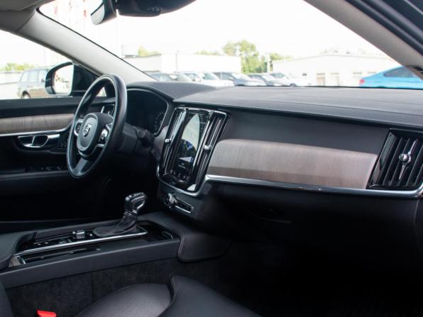 Volvo S90 II Рестайлинг с пробегом 2021 года, цена 3 660 000 рублей, 42030 км, седан, Автокод Объявления