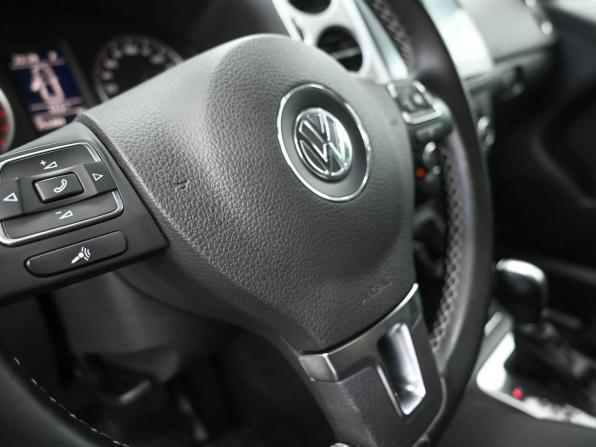 Volkswagen Tiguan I Рестайлинг с пробегом 2015 года, цена 1 599 900 рублей, 159348 км, внедорожник, Автокод Объявления