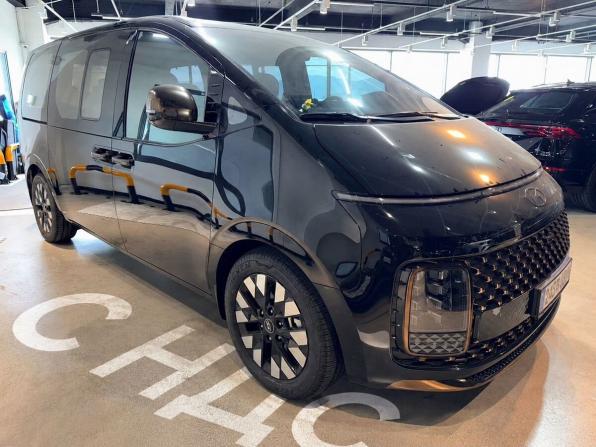 Новый Hyundai Staria I 2024 года, цена 10 390 000 рублей, минивэн, Автокод Объявления