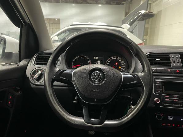 Volkswagen Polo V Рестайлинг с пробегом 2018 года, цена 730 000 рублей, 131329 км, седан, Автокод Объявления