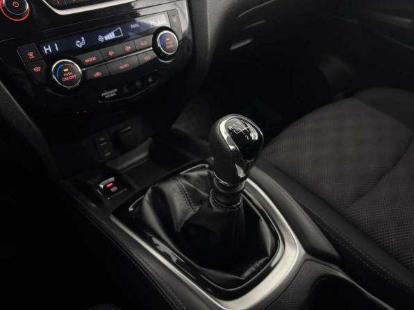 Nissan Qashqai II с пробегом 2018 года, цена 1 829 000 рублей, 98653 км, внедорожник, Автокод Объявления