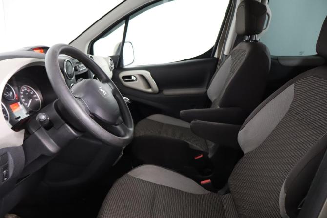 Peugeot Partner II Рестайлинг с пробегом 2013 года, цена 839 000 рублей, 142000 км, минивэн, Автокод Объявления