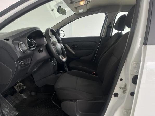 Renault Logan II Рестайлинг с пробегом 2019 года, цена 1 030 000 рублей, 91622 км, седан, Автокод Объявления
