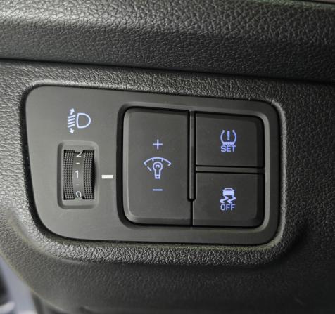 Hyundai Solaris II с пробегом 2018 года, цена 1 349 000 рублей, 141164 км, седан, Автокод Объявления