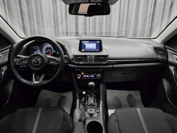 Mazda 3 III (BM) Рестайлинг с пробегом 2018 года, цена 1 349 000 рублей, 172000 км, седан, Автокод Объявления
