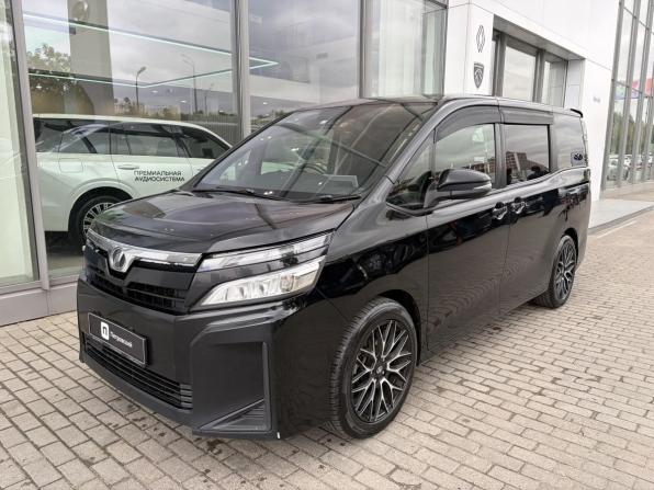 Toyota Voxy III (R80) Рестайлинг с пробегом 2018 года, цена 2 120 000 рублей, 171144 км, минивэн, Автокод Объявления