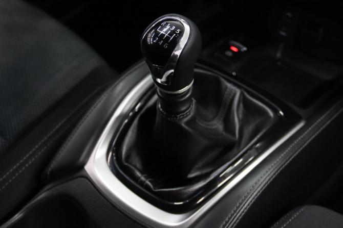Nissan Qashqai II с пробегом 2015 года, цена 1 095 950 рублей, 174762 км, внедорожник, Автокод Объявления