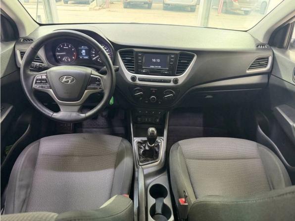 Hyundai Solaris II с пробегом 2017 года, цена 999 000 рублей, 264379 км, седан, Автокод Объявления