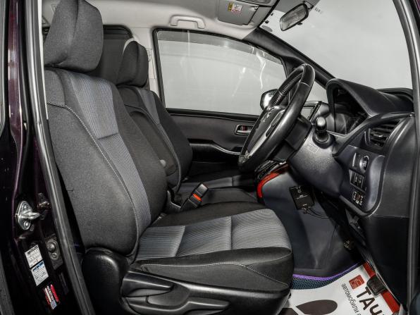Toyota Voxy III (R80) с пробегом 2014 года, цена 1 990 000 рублей, 192214 км, минивэн, Автокод Объявления