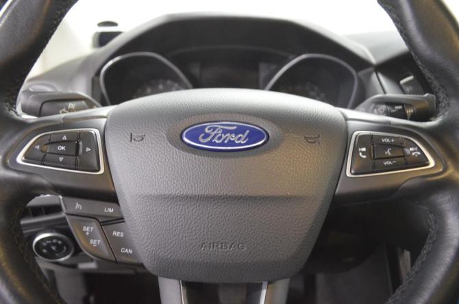 Ford Focus III Рестайлинг с пробегом 2017 года, цена 1 320 000 рублей, 57000 км, седан, Автокод Объявления