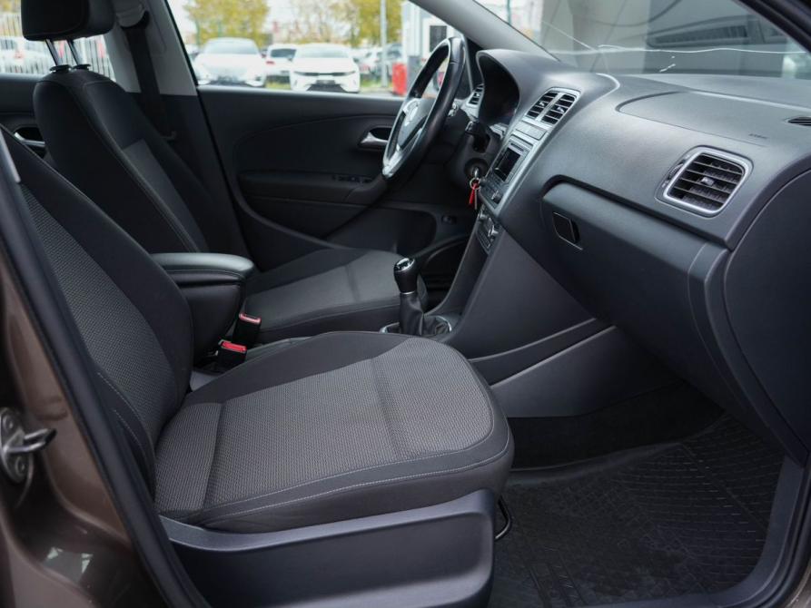 Volkswagen Polo V Рестайлинг Новосибирск  - изображение 18