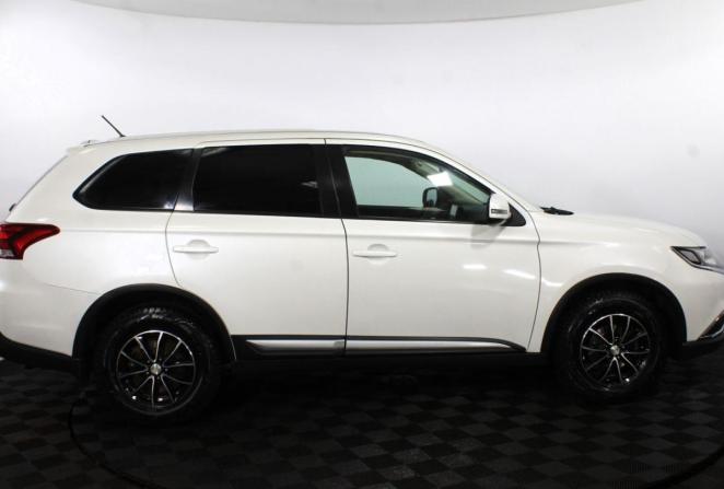 Mitsubishi Outlander III Рестайлинг 2 с пробегом 2015 года, цена 1 500 000 рублей, 186354 км, внедорожник, Автокод Объявления